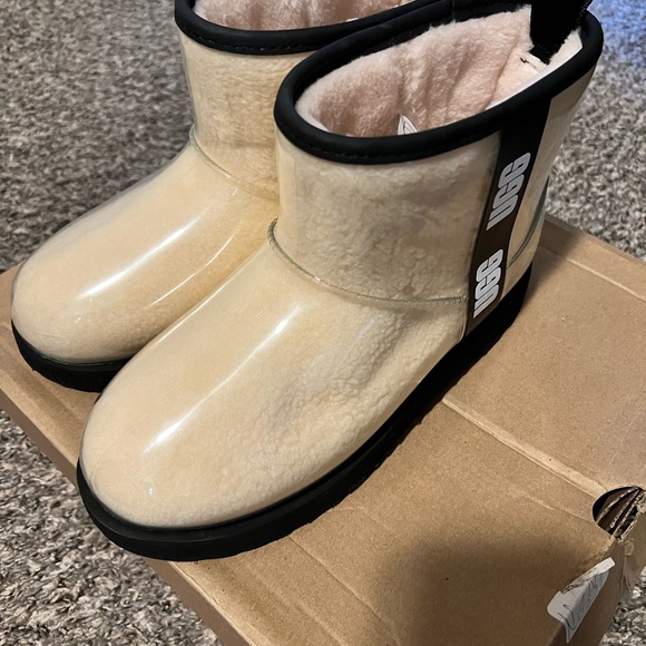 UGG Classic Clear Boot | Size 6 | Waterproof - Picture 3 of 5